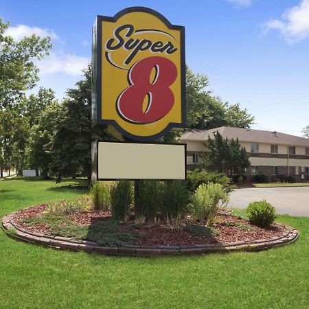 Super 8 By Wyndham Whitewater Wi Hotel Екстериор снимка